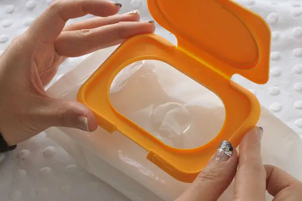 the eko lid attached to the output port of the package of the