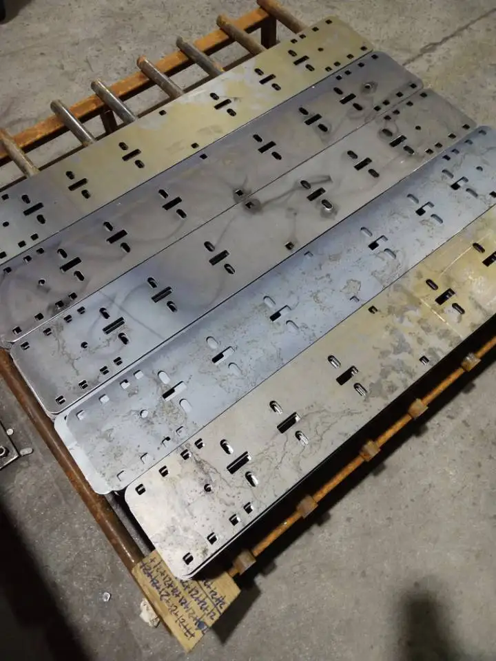metal by laser cutting