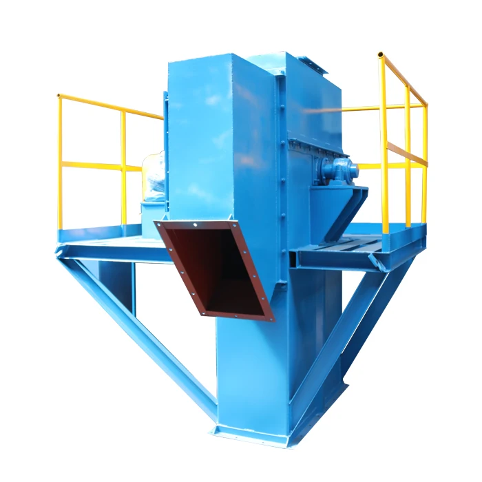 Self-cleaning transfer raw materials bucket elevator for rubber processing