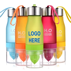 Image of Colorful Plastic Lemon Cup Manual Portable Fruit Juice Bottle Fruit Infuser Water Bottle