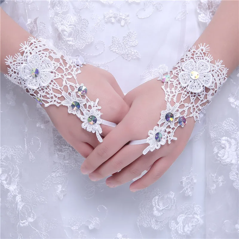 
Hot sale top quality cheap short fingerless lace woman wedding gloves for bridal with crystal MGB2 