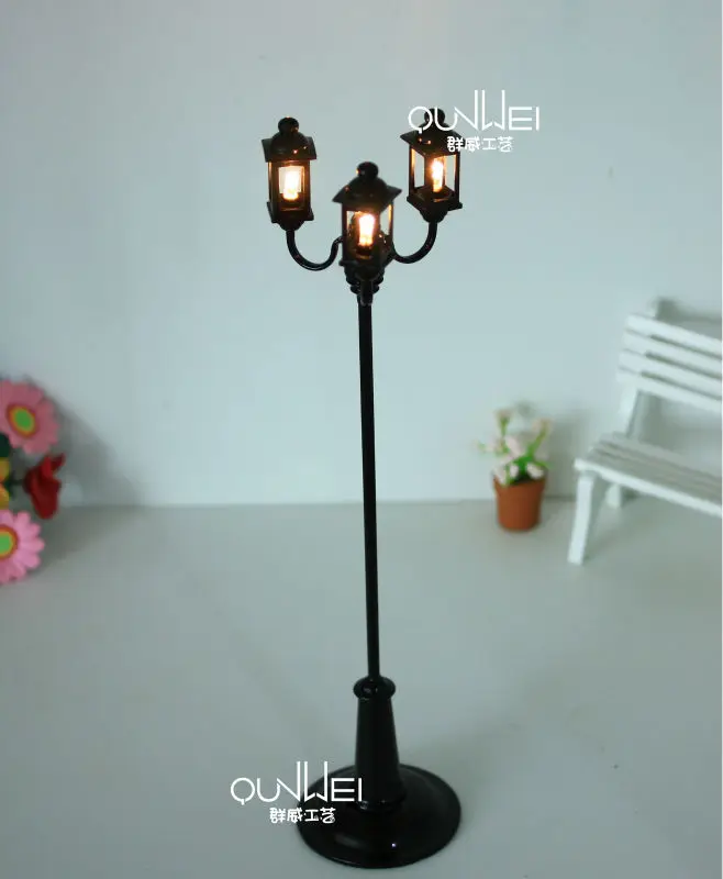1:12 Dollhouse Miniature Furniture Room Accessories Bedroom Metal Retro Lamp A