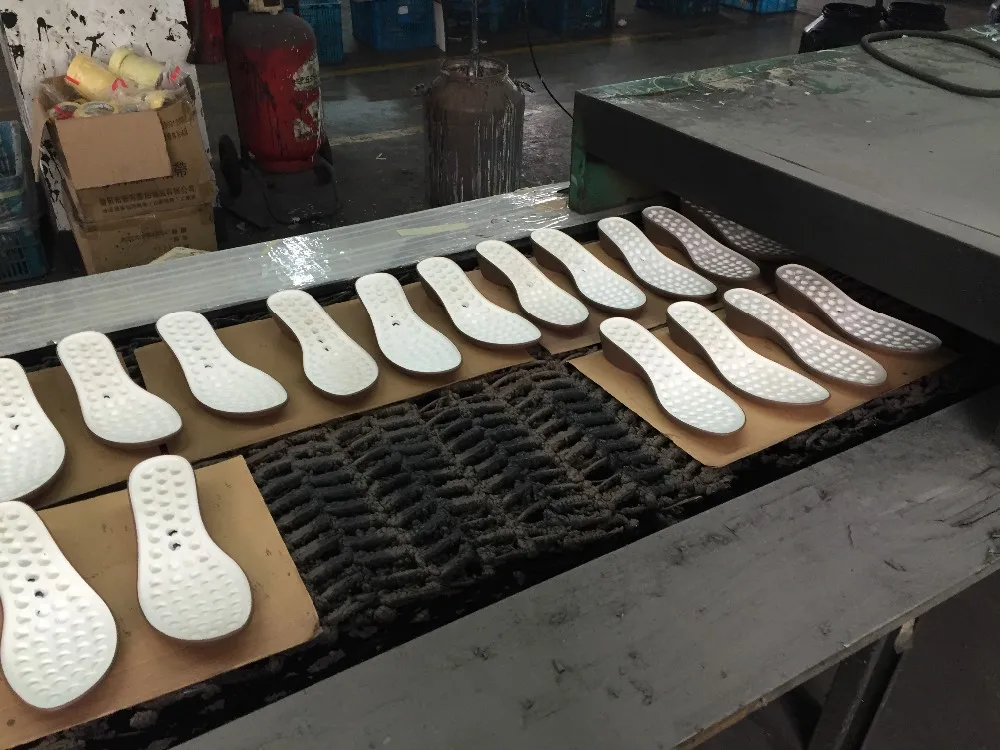 Производители подошв. Ремонт резиновой подошвы обуви. TPR подошва. Производство подошвы.