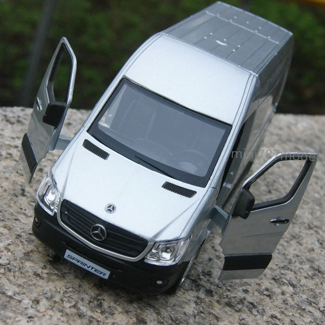 mercedes sprinter diecast model