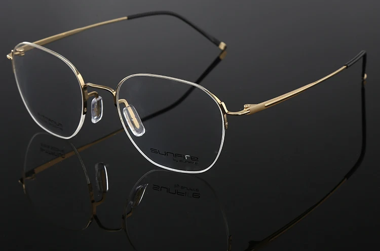 Square Titanium frame Eyeglasses gxyj700.