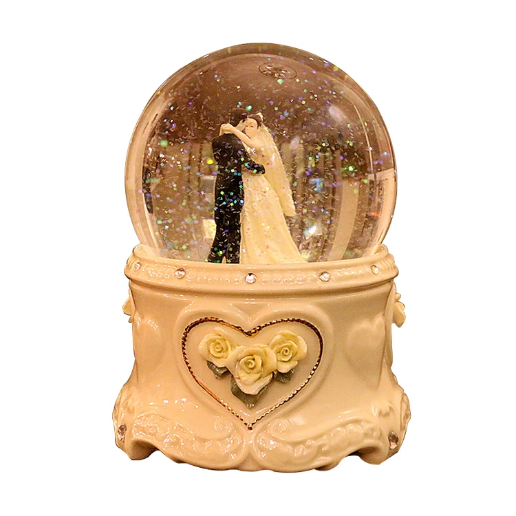 Resin 100mm Romantic Snow Globe Wedding Souvenirs Gifts Favors Dancing