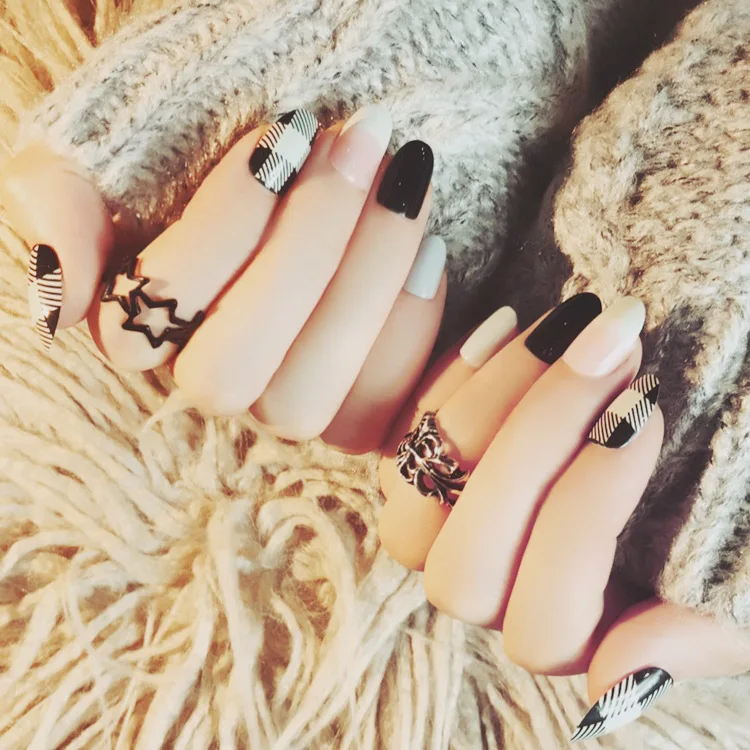 

false Nails Extremely Long Bright Black and white Shiny Press On Nail false nails, As pic