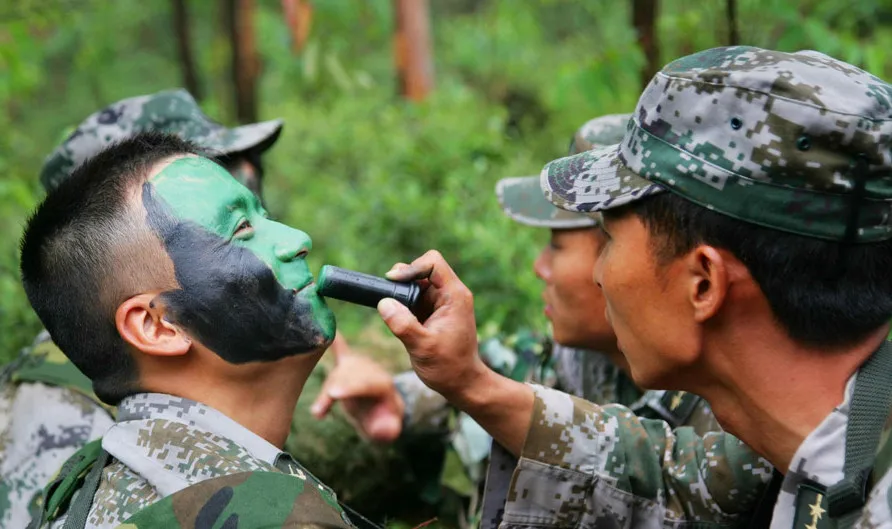 5 Renk Askeri Avcilik Yikanabilir Kamuflaj Yuz Boyasi Buy Kamuflaj Yuz Boyasi Askeri Yuz Boyasi Yikanabilir Yuz Boyasi Product On Alibaba Com