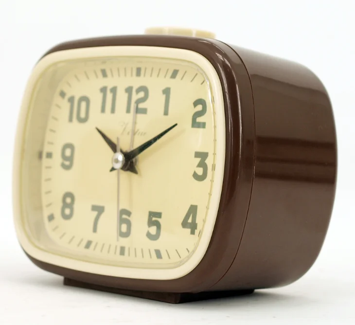 Battery Operated Hot Vintage Retro Old Fashioned Quiet Quartz Og Desk Table Alarm Clock With Night Light Elderly