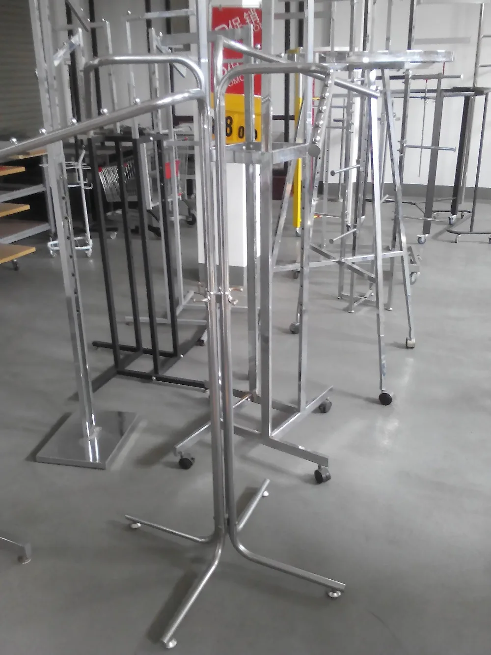 Rhvfrod04 Retail Groceries Flooring Round Metal Display Stands Pull