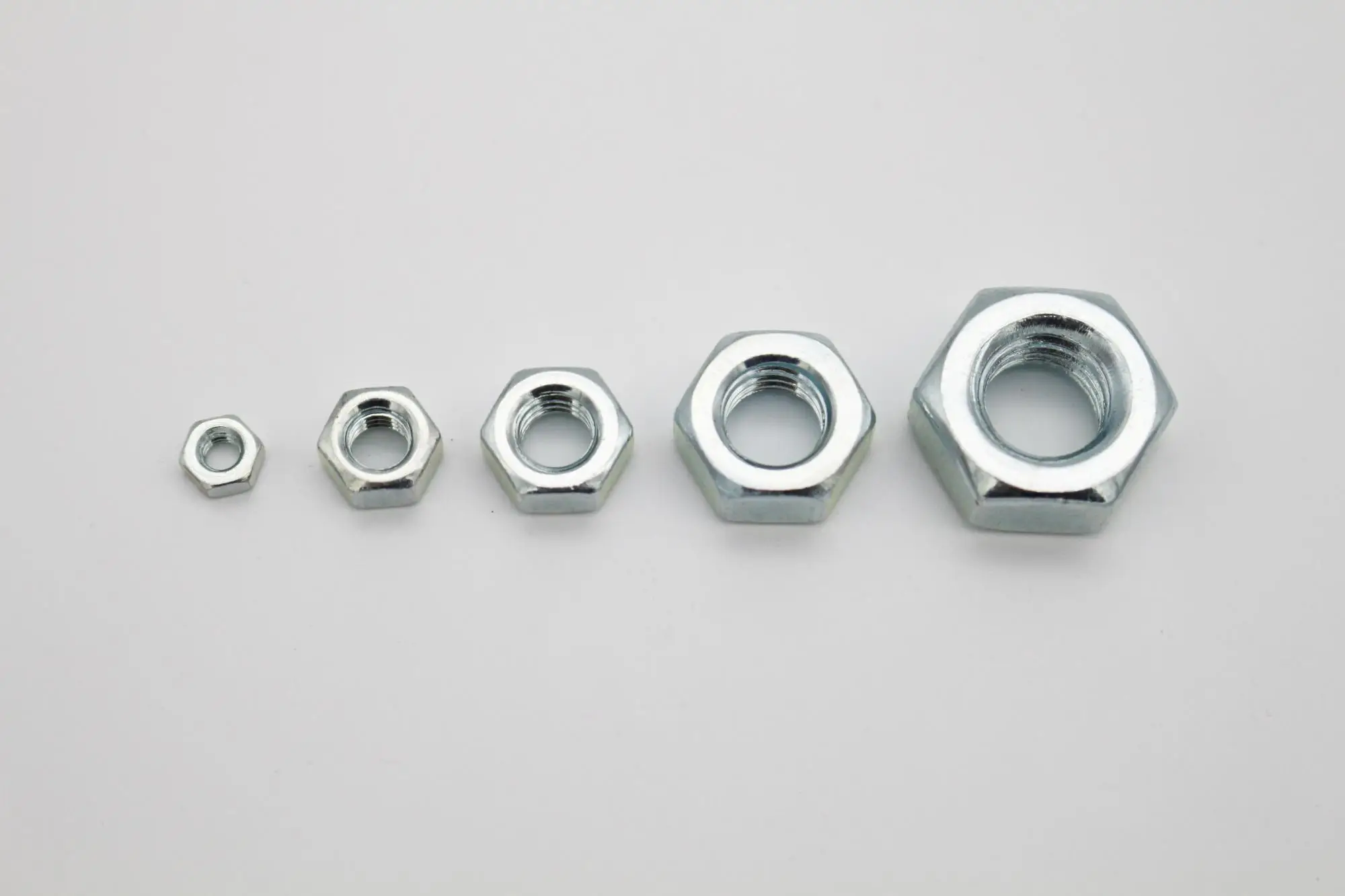 9 螺丝和螺栓碳钢法兰自锁六角螺母