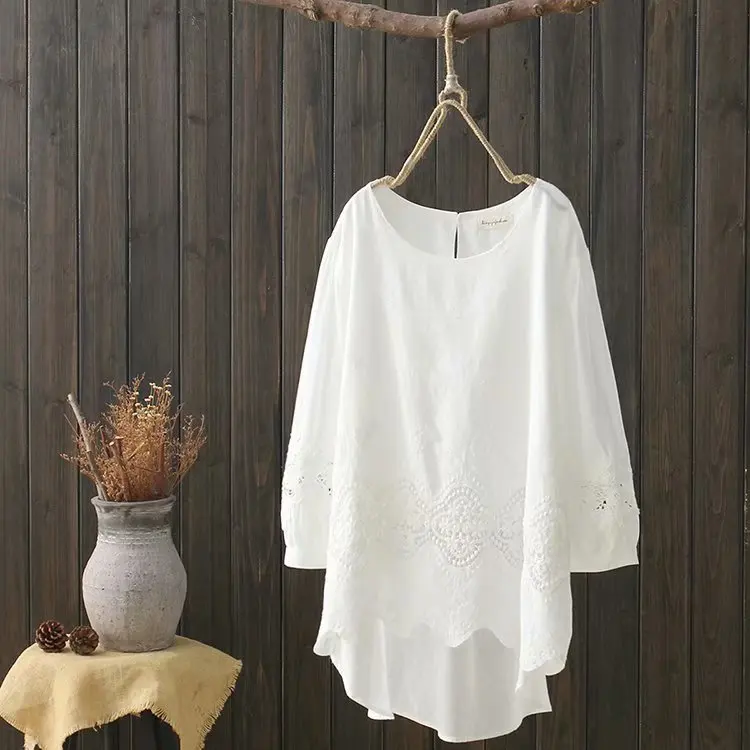 

High quality free size o neck long sleeve casual loose lace patchwork women white color cotton blouse