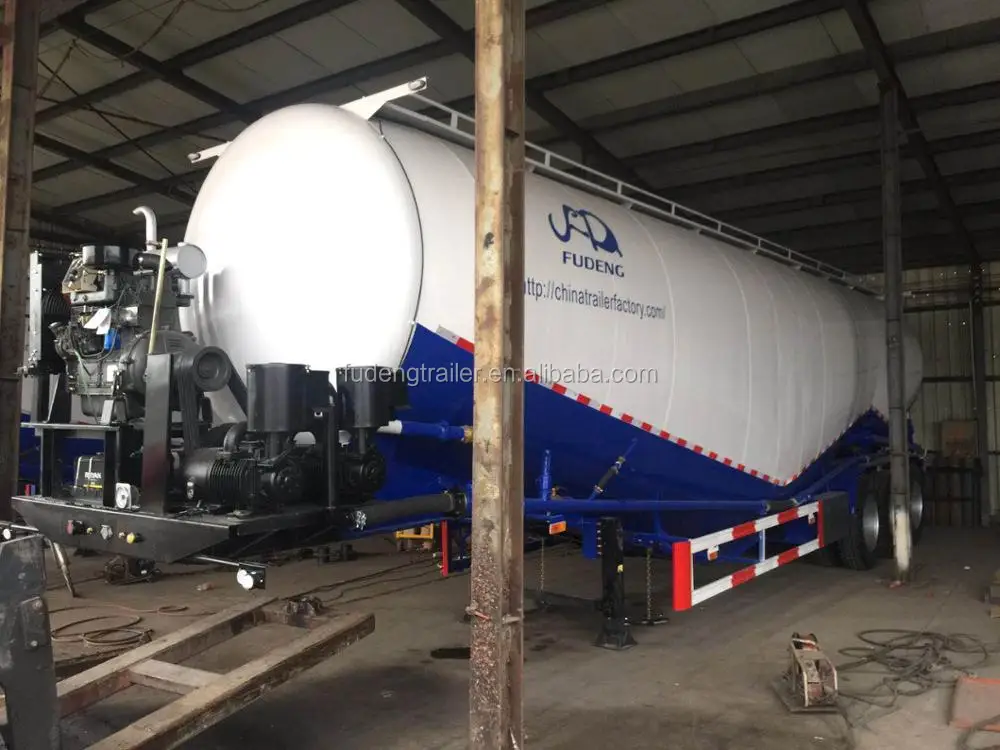 Dry cement bulk tanker