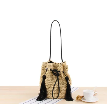 

Paper Crochet Holiday Beach Bucket Bag with Tassel