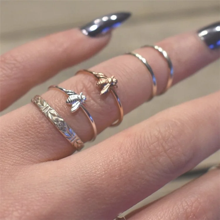 

Retro Female Big Bee Ring Retro Silver Color Crystal Zircon Stone Rings For Women Vintage Animal Wedding Jewelry Gift