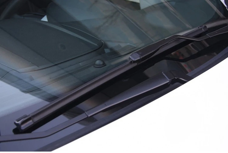 what size wiper blades for 2015 chevy colorado