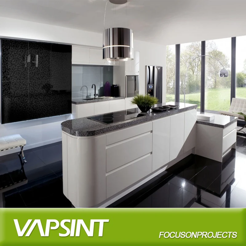 
White and black high gloss lacquer kitchen cabinets with island 