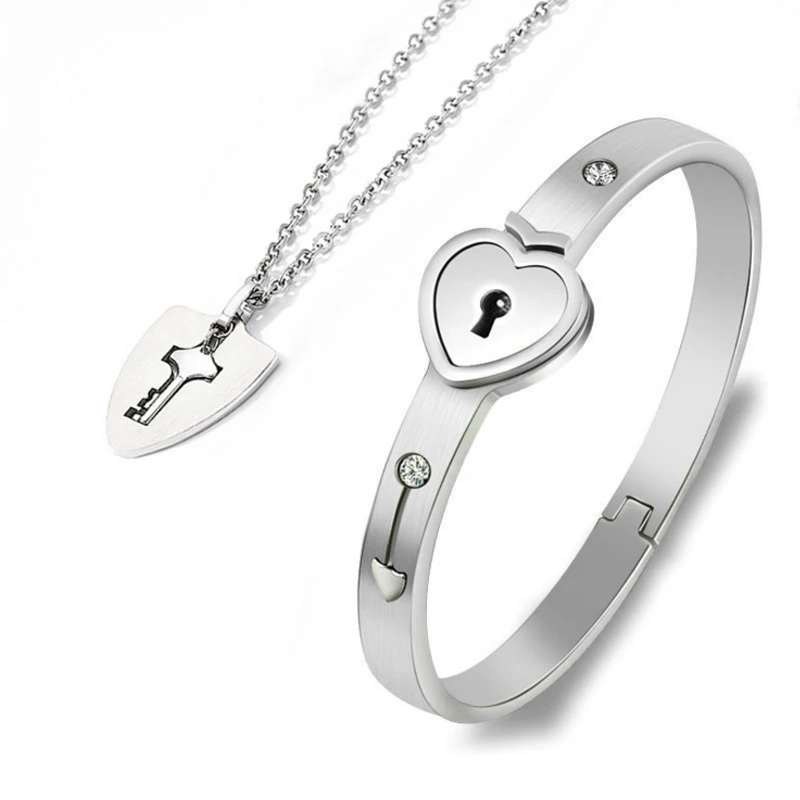 
2019 New Arriving Unique Design Jewelry Fashion Necklaces Titanium Steel Zirconia Couple Bracelets Heart Lock And Key Bracelet 