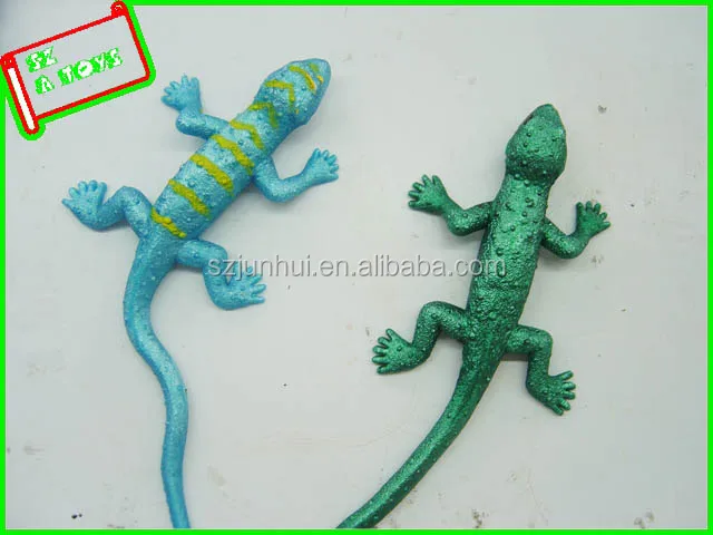 soft rubber lizard toy