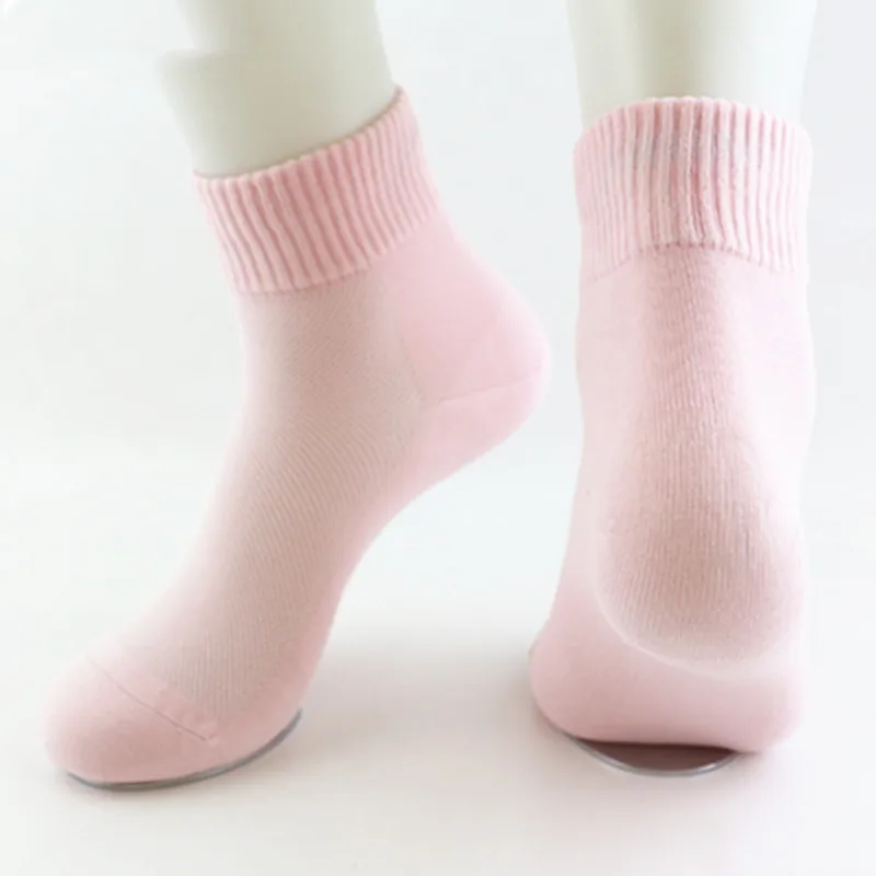 

Manufacturers promote antimicrobial cotton socks for women, Pink;white;gray;black