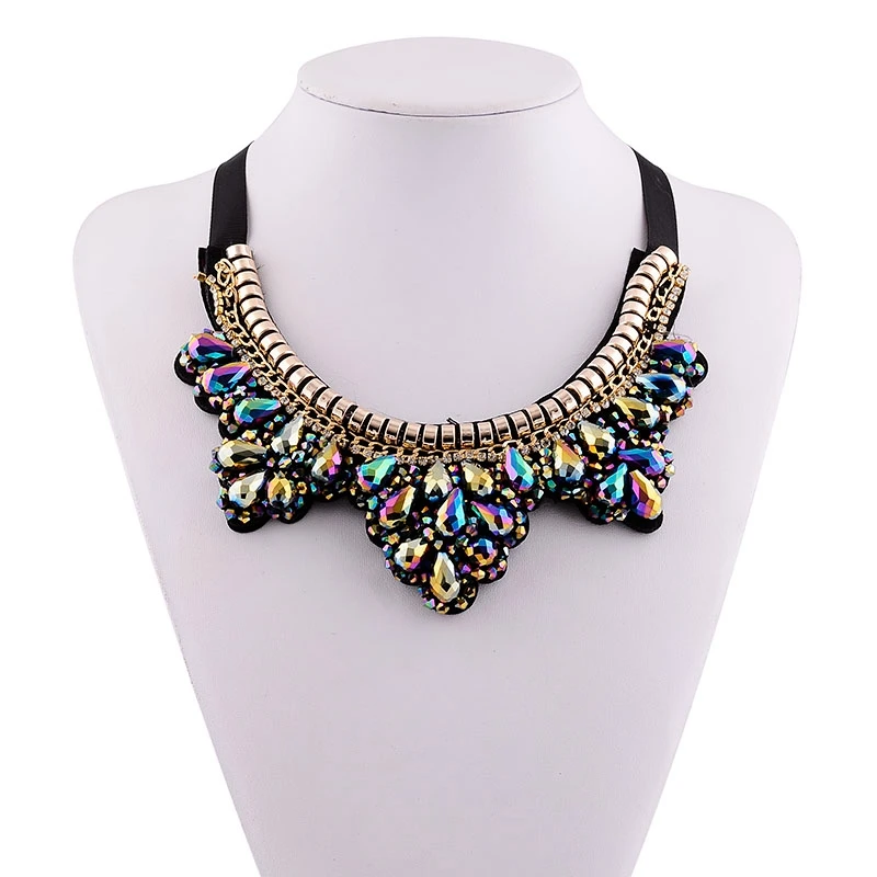 

Cheap Fashion Party Petals Design Rhinestone Necklace Plastic Bead Necklace, As picture