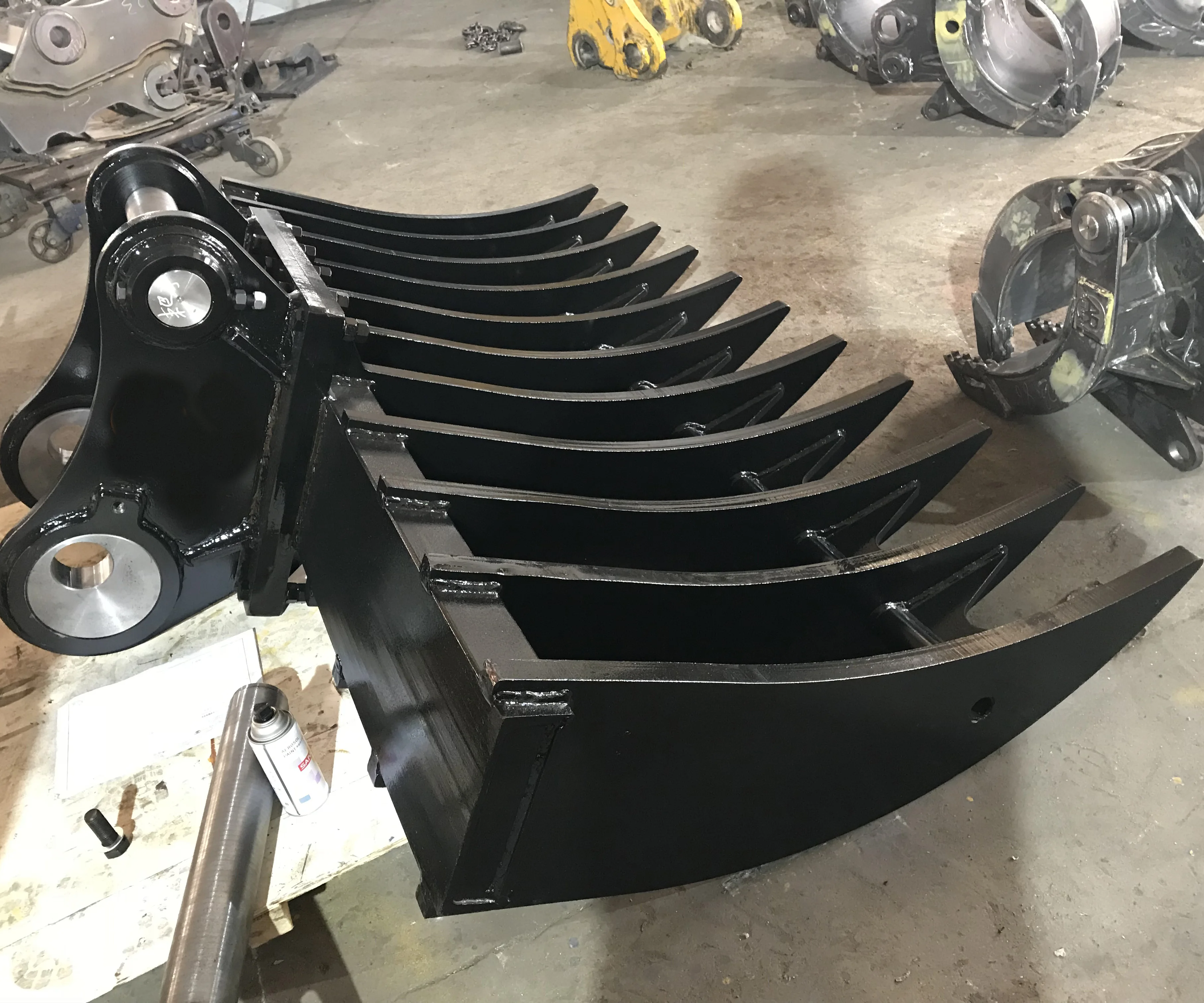 
10% promotion wear steel hardox excavator rake 