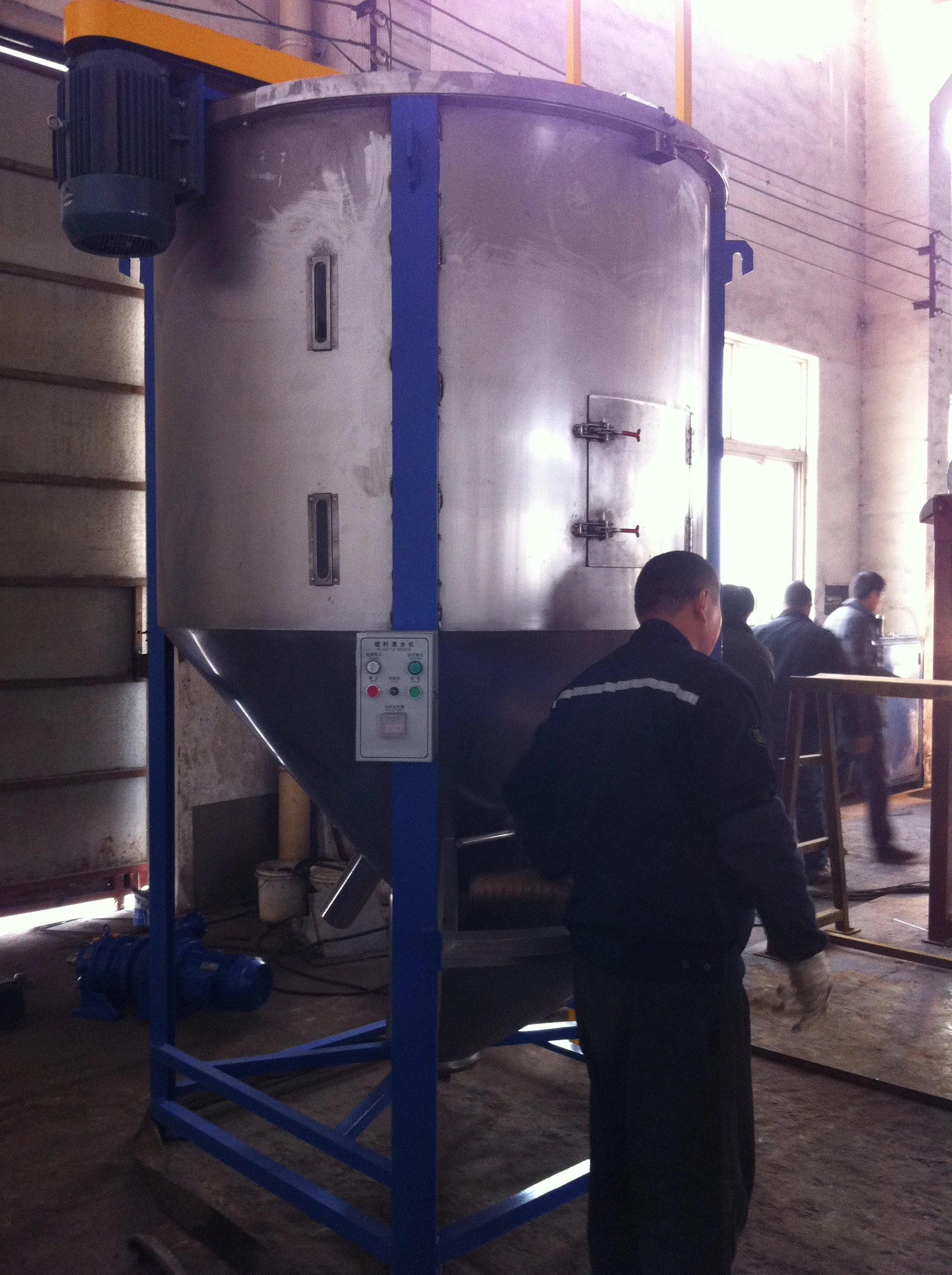 Big vertical mixer-2.jpg
