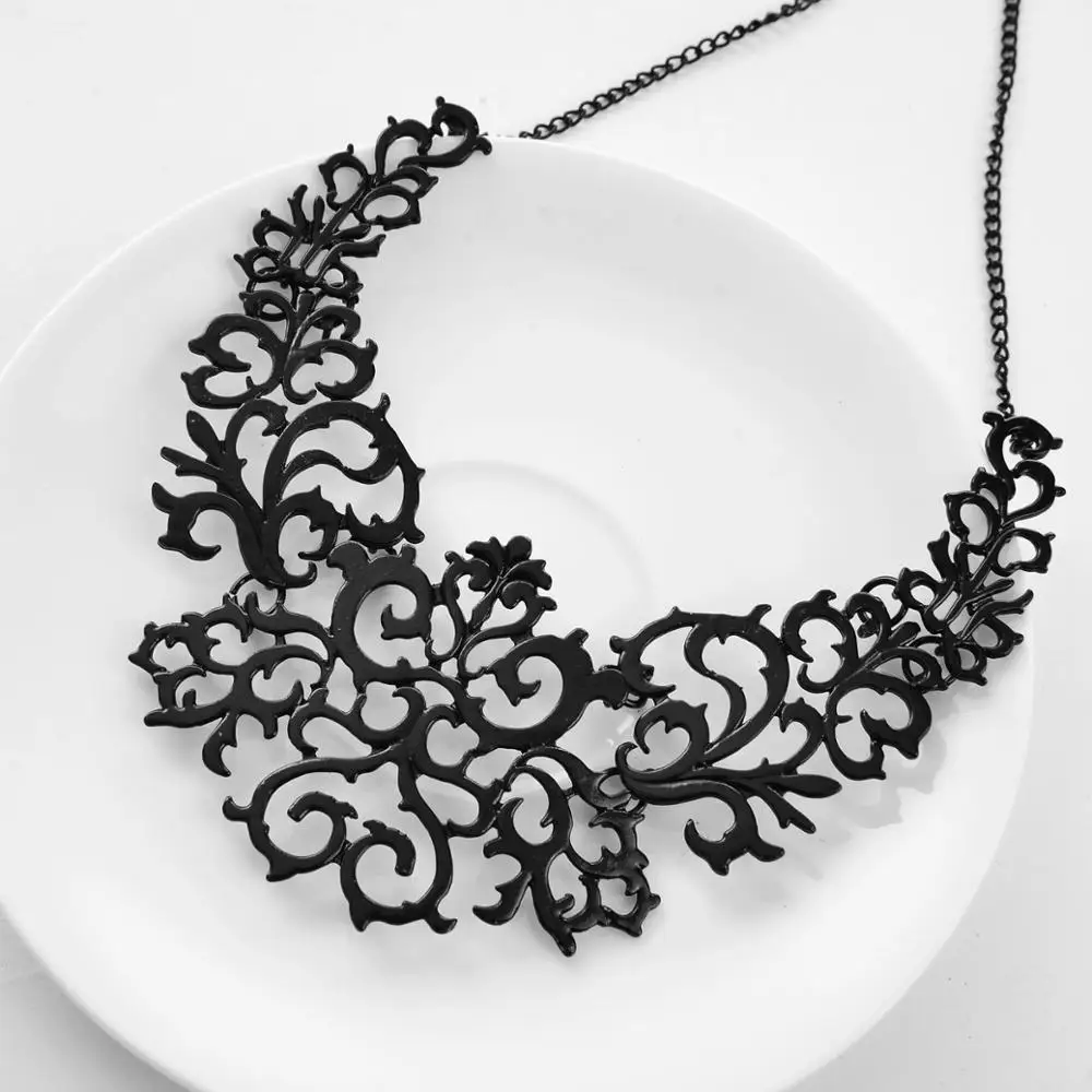 

Exquisite openwork pattern metal necklace latest necklace, N/a
