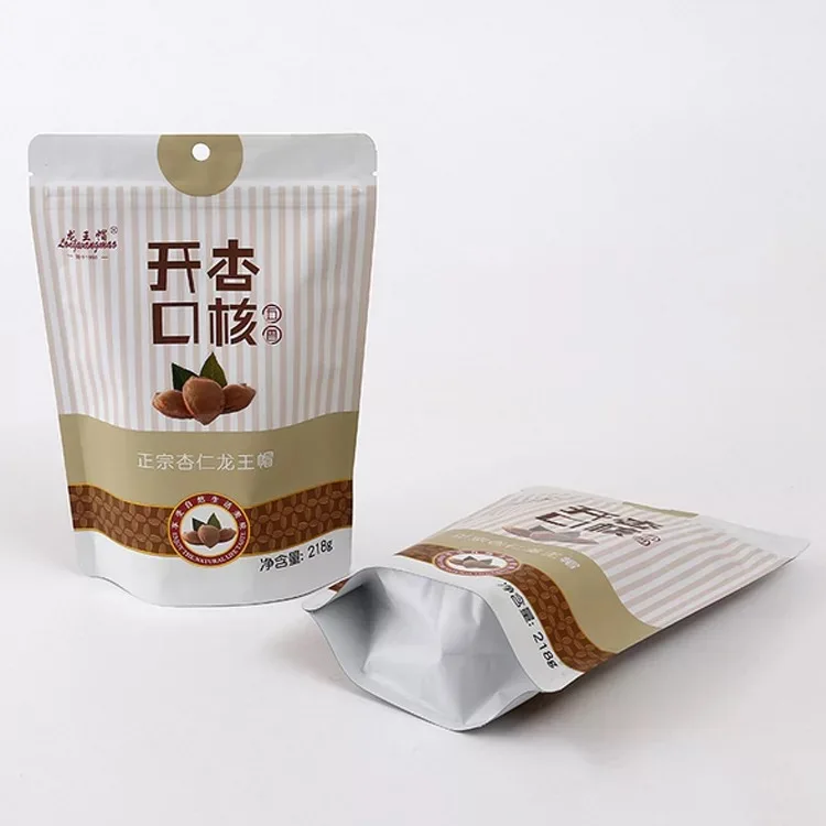 The new style accepts custom printing re-sealable slider self-sealing plastic packaging bag fish feed food packaging bag