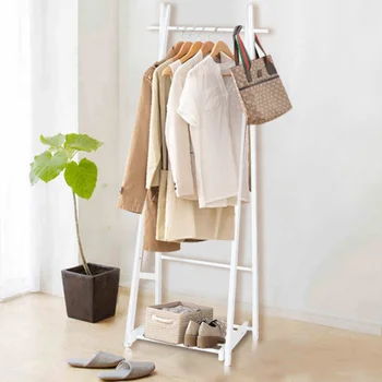 coat hanger with storage