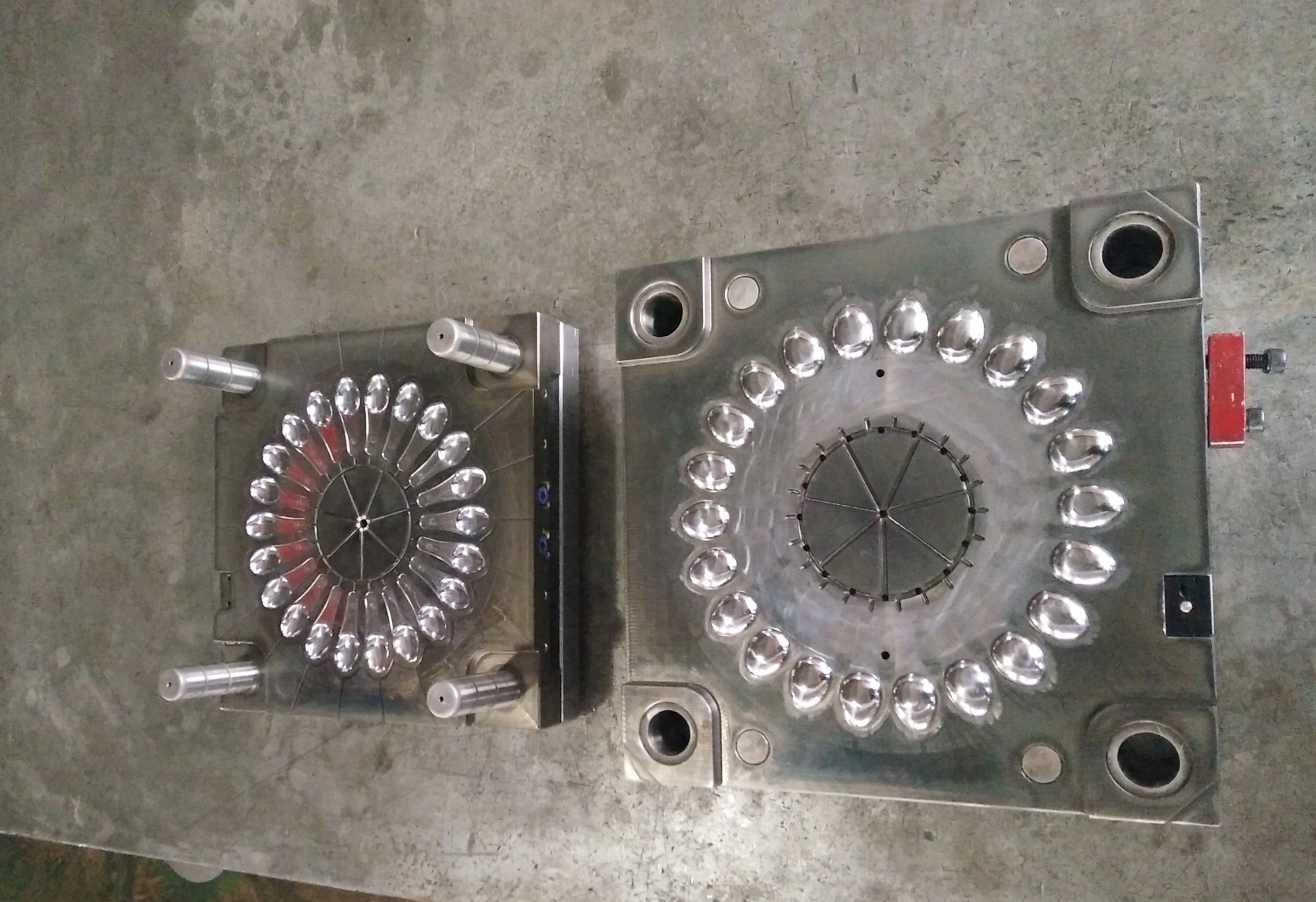 高品质塑料注塑 pp/ps 冷流道多腔折叠勺子叉刀模具