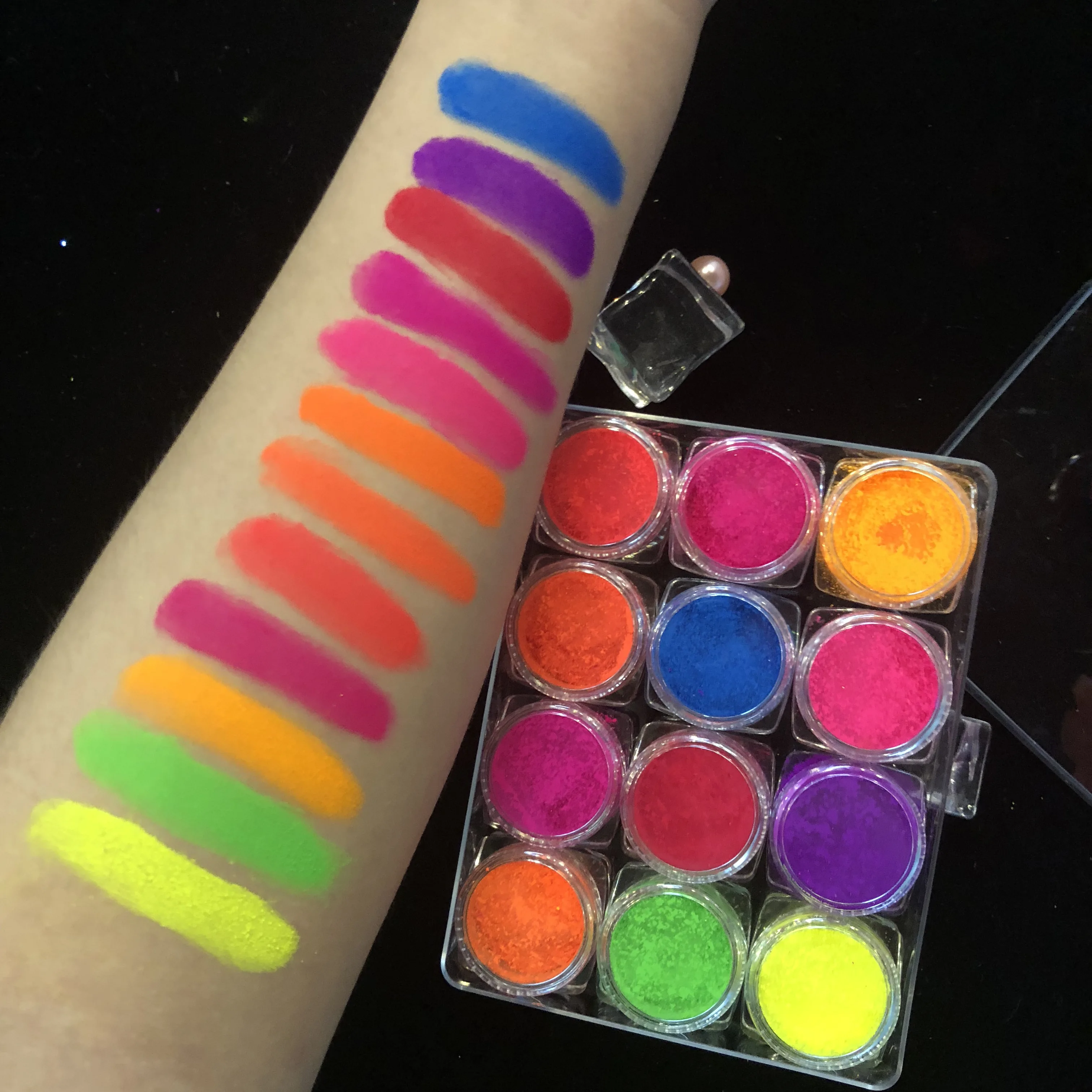 

Wholesale loose pigment powder plastic package 12pcs neon pigment set private label