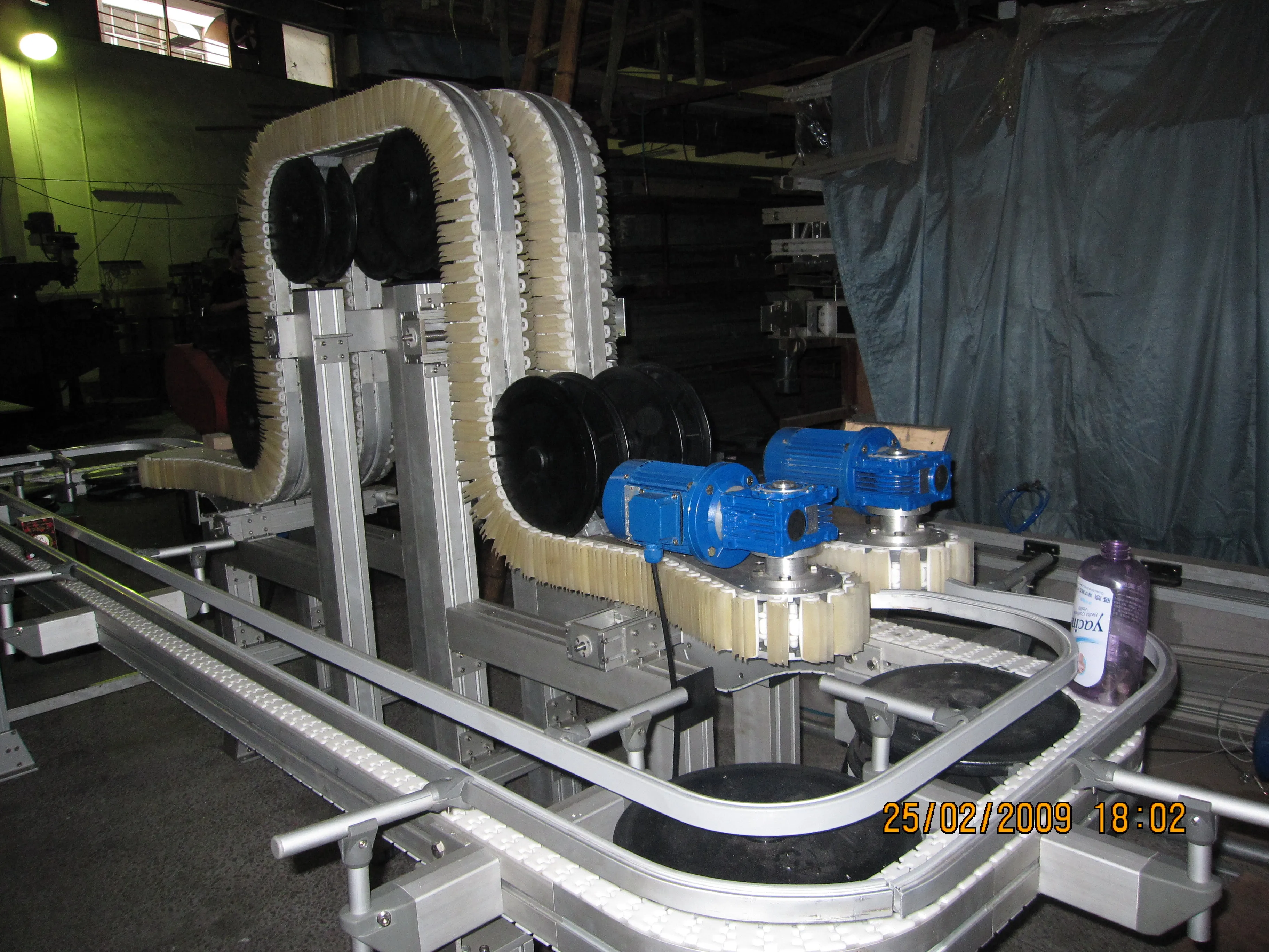
Food Beverage Bottle Can Heavy Duty Flexible Plastic Top Plate Chain Slat Conveyor Modular Belt For Filling Abelling Machine 