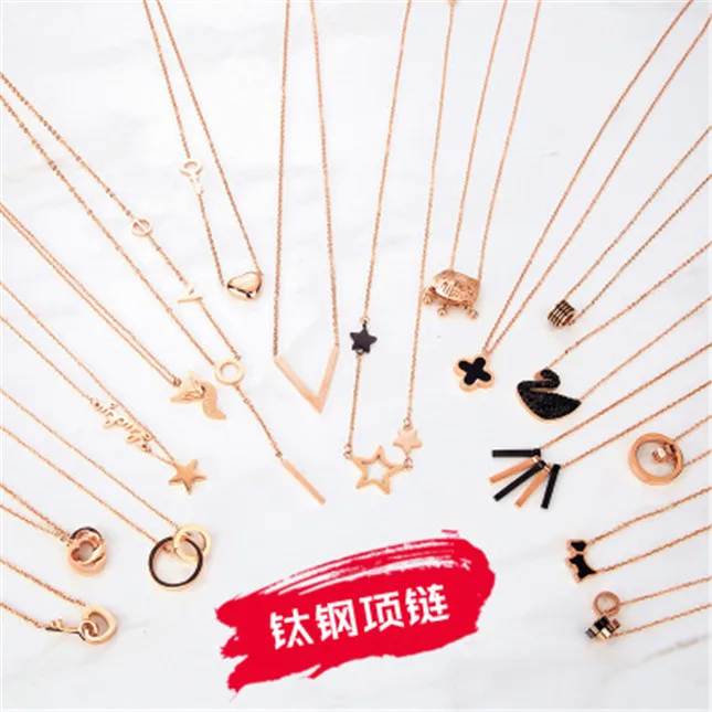 

2020 18K rose gold four-leaf clover necklace female simple clavicle chain