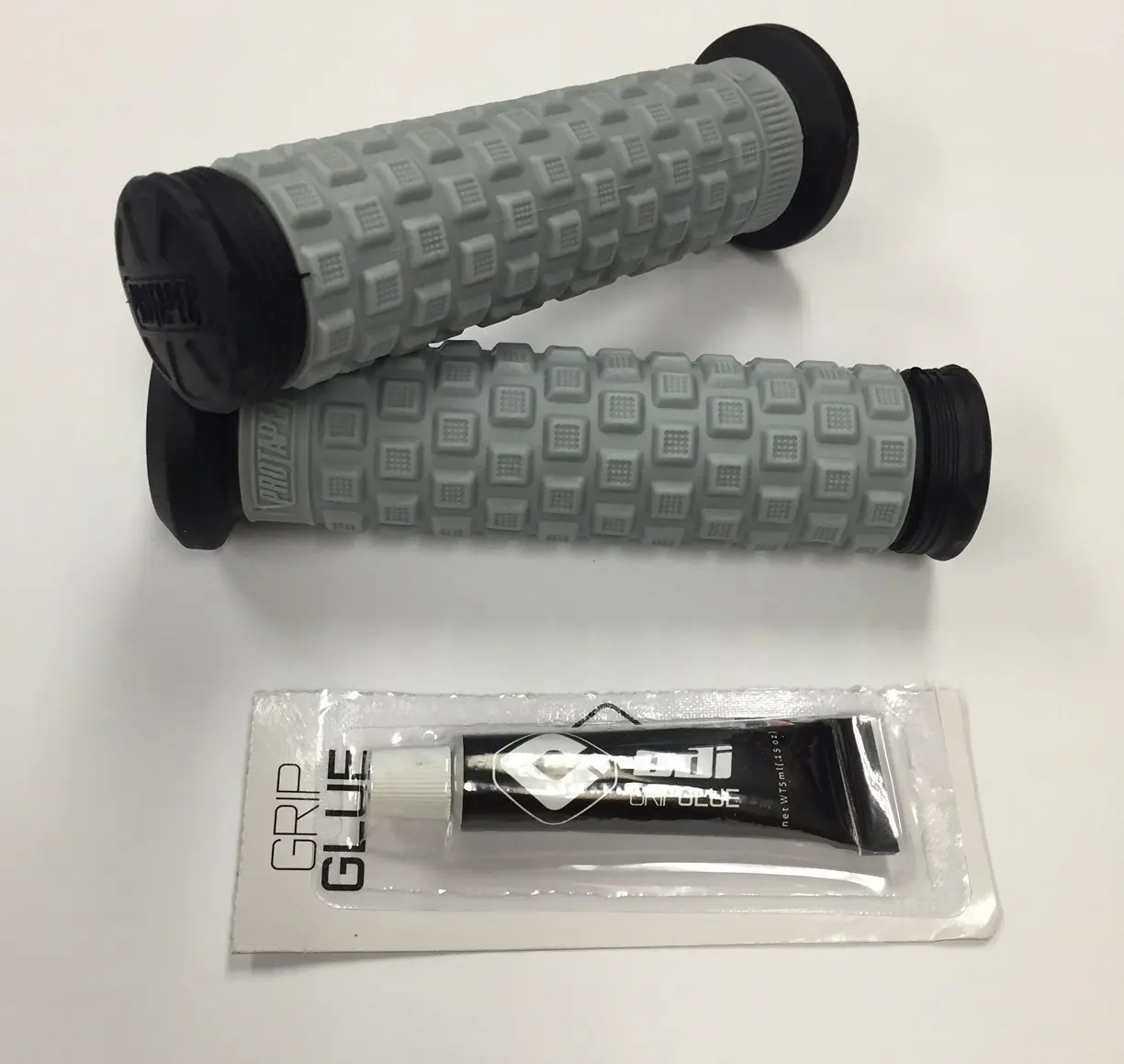 Non-Flanged//Black//Grey//Black Pro Taper Pillow Top ATV Grips