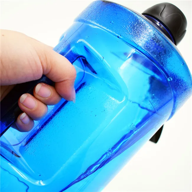 2.2L Big Plastic Sports Water Bottle With Short Lanyard