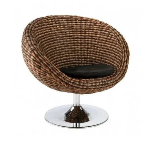 Moderno rattan silla giratoria de pastos marinos con chrome base marrón