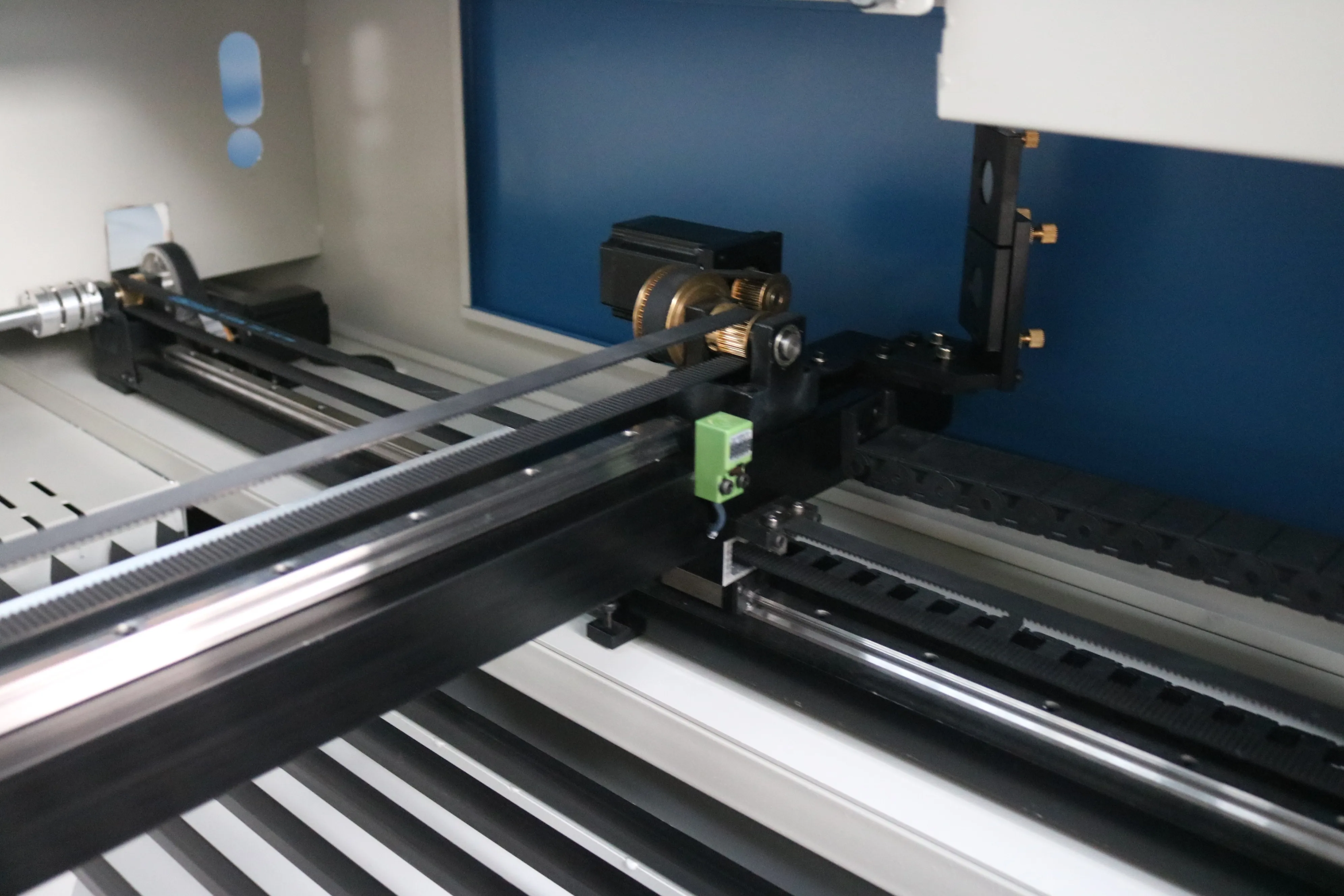 unichcnc 济南优秀四激光头激光雕刻 - buy 激光切割机,激光切割机