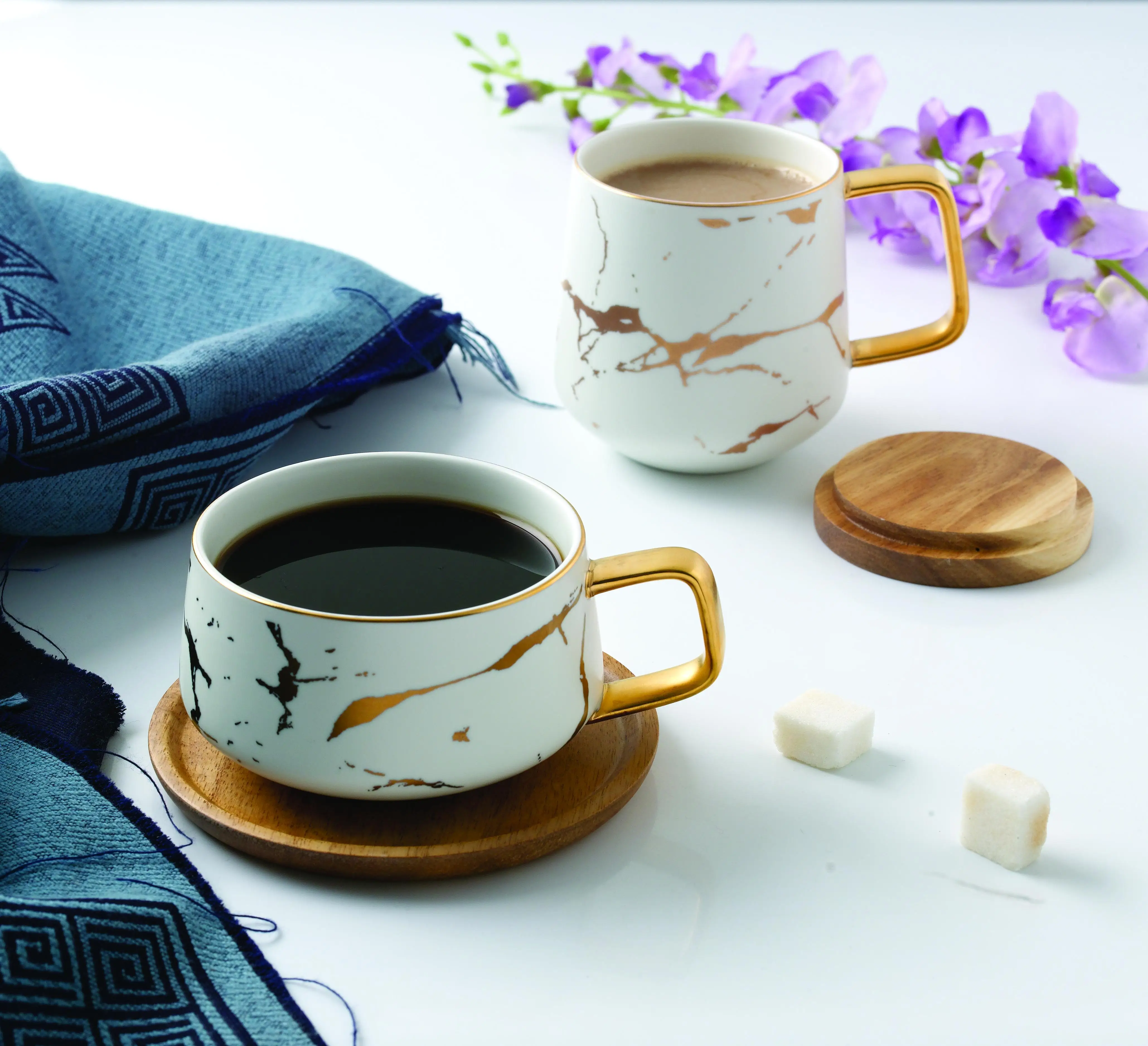 

Wholesale best selling porcelain mug with wood lid and spoon, Black, white