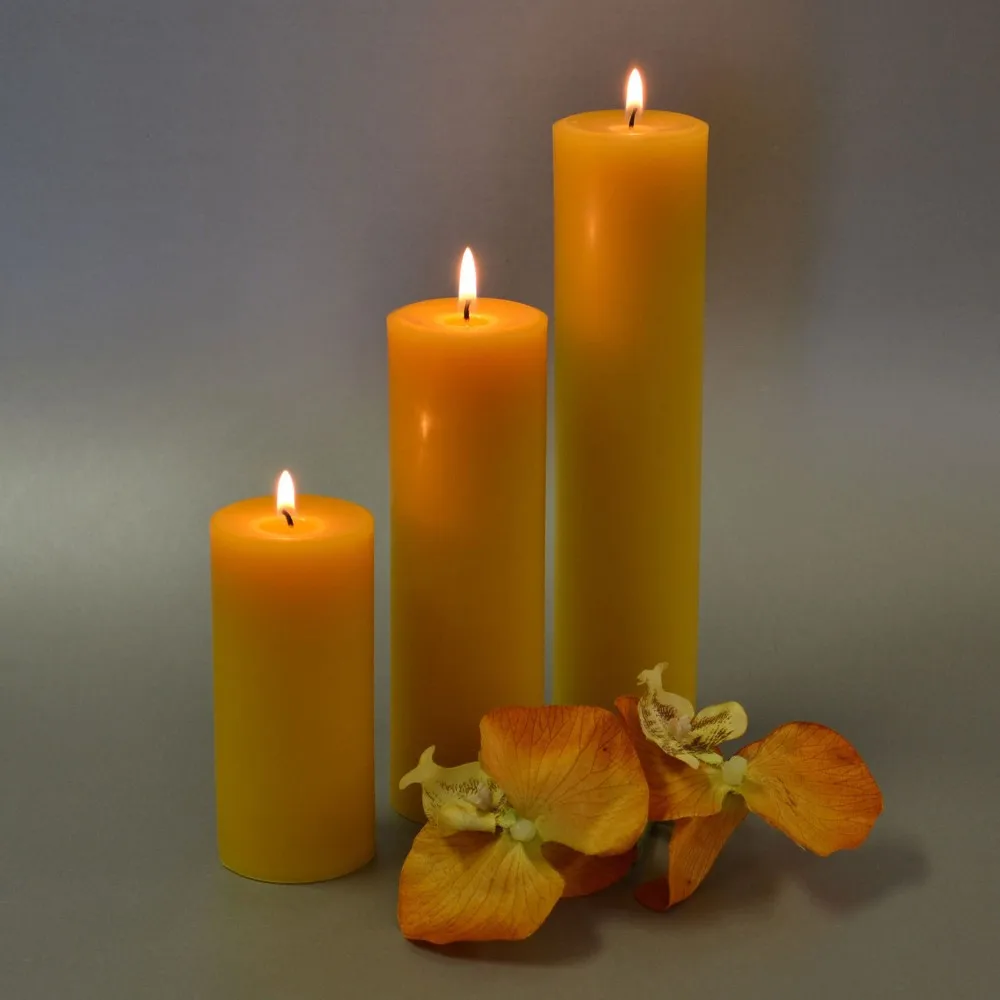 Natural Raw Material Beeswax Pillar Candle Eco Friendly Smooth Pillar Church Candles Wholesale