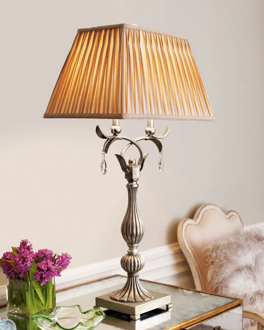 High Quality Luxury Antique Style Bronze Table Lamp With Square Fabric