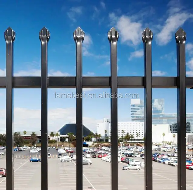 

garden fence panels with top spear in black