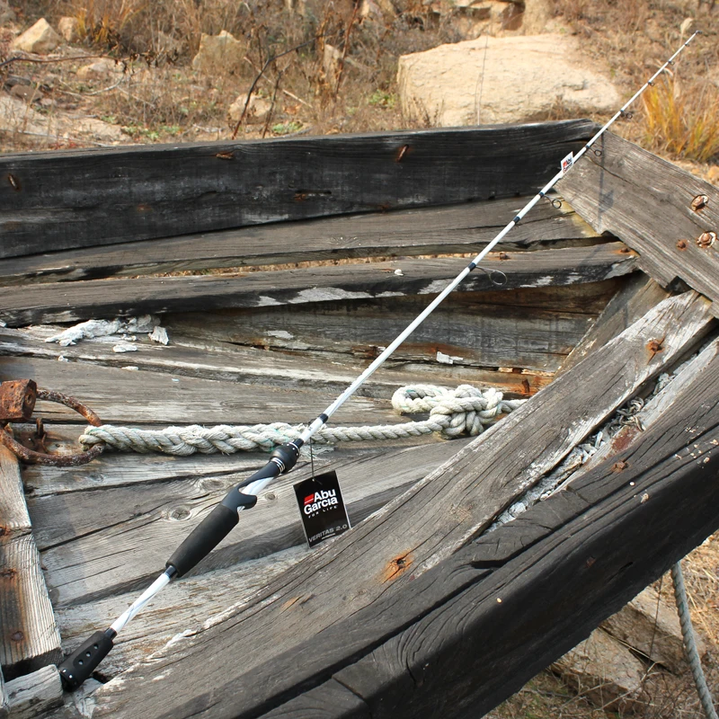 

6'6 1.98m Original Abu Garcia Veritas 2.0 Series Spincast and Casting rod Lure weight 1/4-5/8oz Line 8-17lb fishing rod, N/a