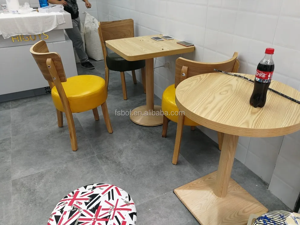 Wholesale Solid Wood Restaurant Furniture Set Retro Cafe Table And