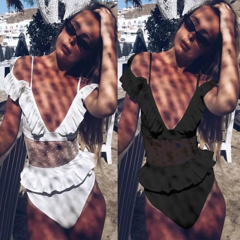 

Mastectomy Swimwear Plus Size girl removing bikini