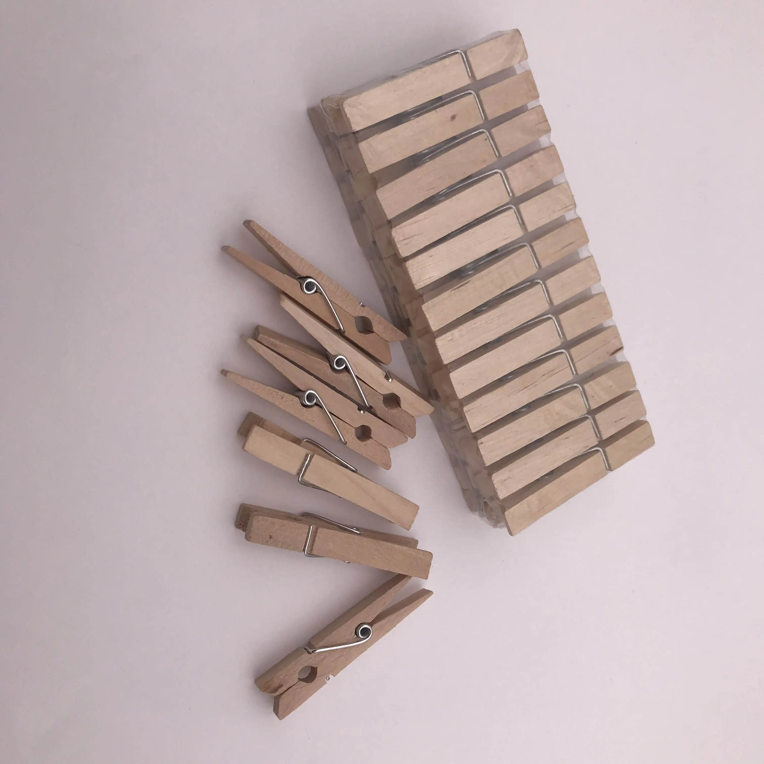
Chinese Useful hanging clips wooden clothes pegs 