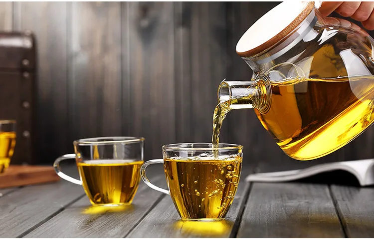 HotCold Borosilicate Glass 33 Ounce Pitcher With Stainless Steel Lid 1.jpg