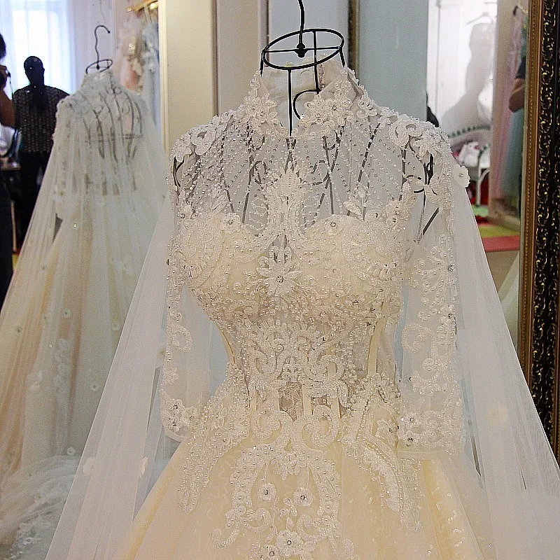 2017 Elegant A-line Sweetheart Sleeveless Floor-length Lace Latest Designs Bridal Gowns TS52