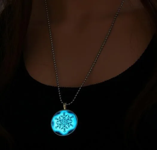 

Christmas Snowflake Glow in the Dark Necklace Luminous Necklace