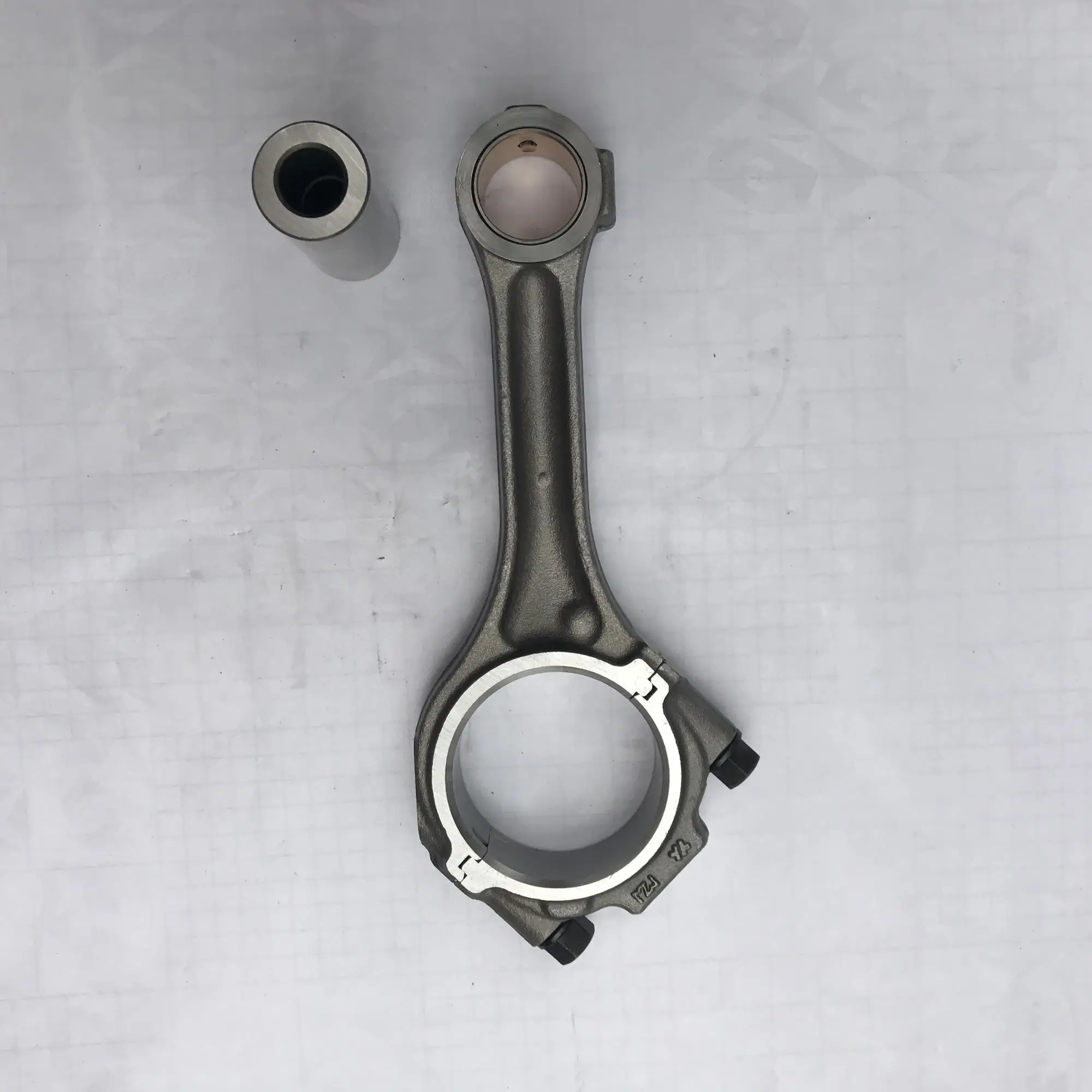 Шатун дизеля. Мотор cummins шатун [|] 4943181 колци. Шатуны дизеля m-501. Шатун дизеля. Шатун двигателя д100.